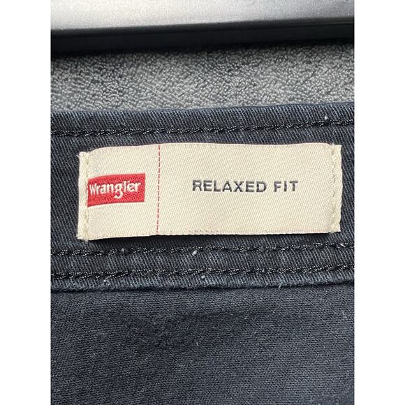 Wrangler Pants Men’s Sz 42x32 Black Cargo Relaxed Fit Workwear Hiking Outdoors - Picture 8 of 12